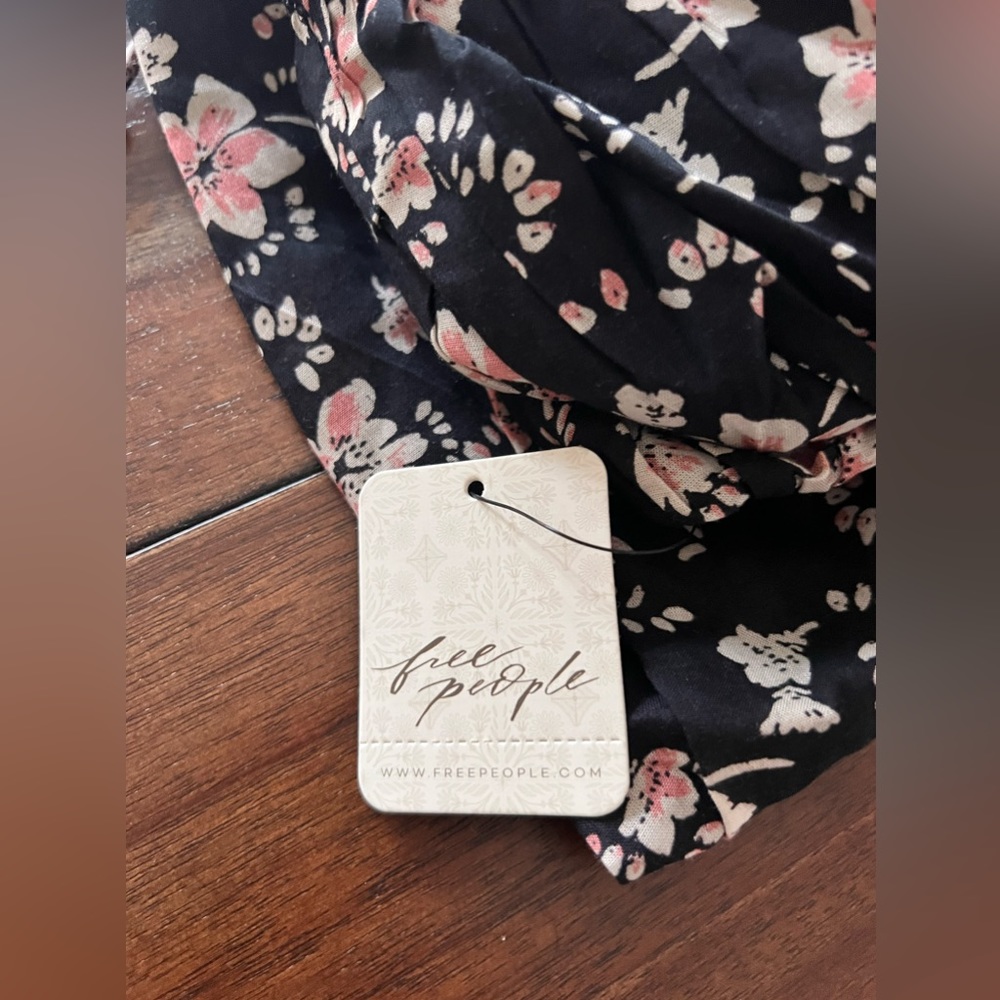 🎉LAST PIECE🎉FREE PEOPLE Bijou Floral Dress Set - Picture 4 of 5